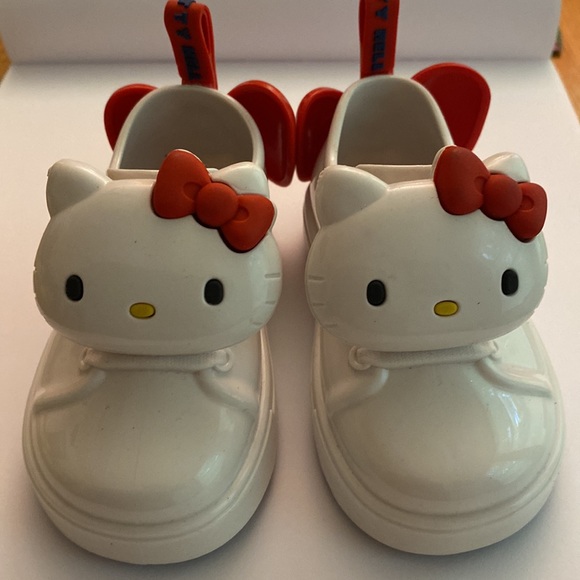 Hello Kitty 🐈‍⬛ Mini Melissa white and red ADORABLE sneakers shoes US 5 toddler - Picture 2 of 10